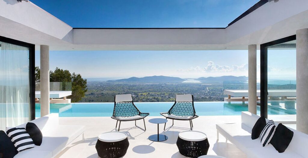 Renovated Apartment At Last Floor